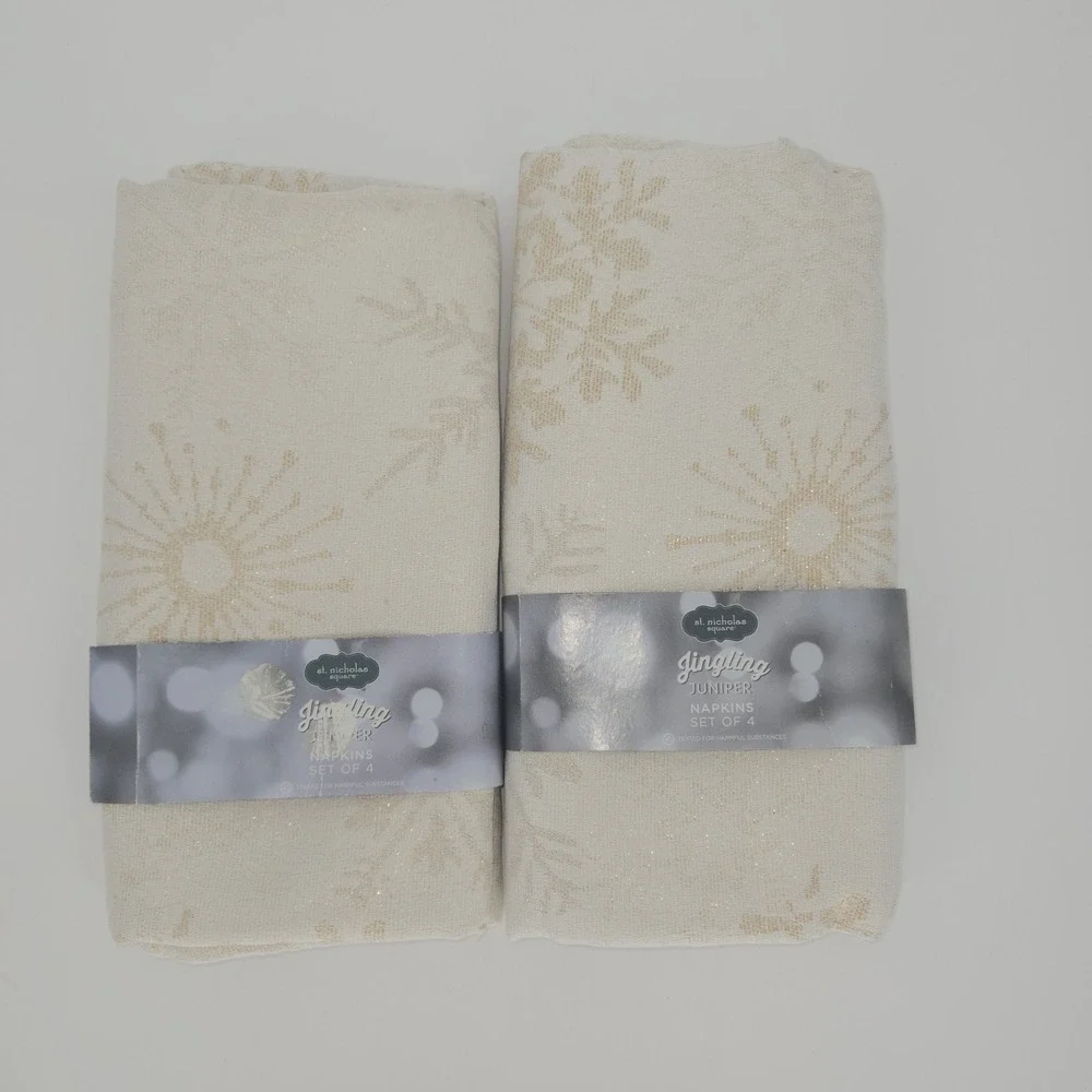 St Nicholas Square Jingling Juniper Metallic Snowflake Napkins Set of 8 NEW NTW